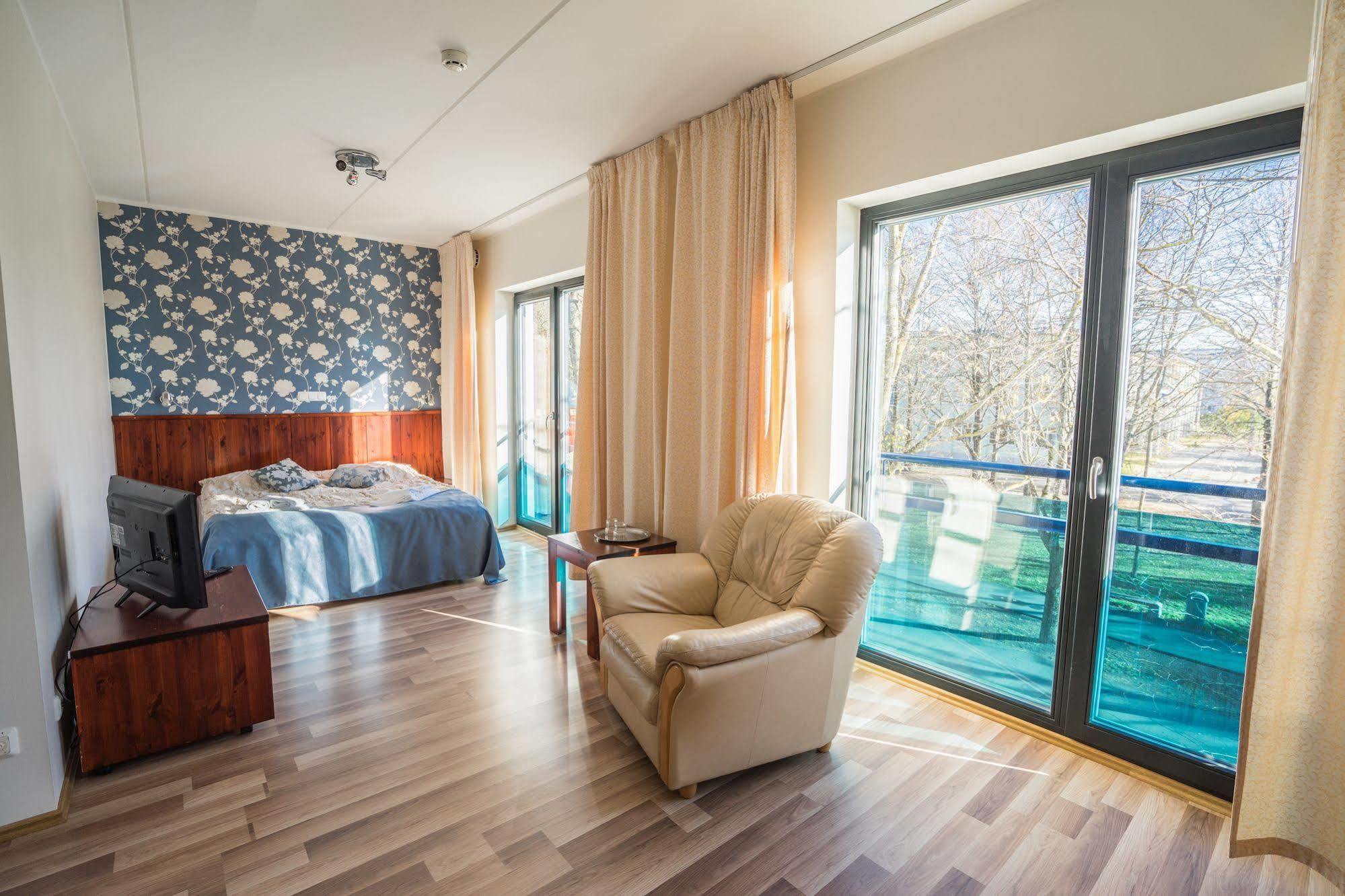 Hotell Tammsaare Parnu Ngoại thất bức ảnh